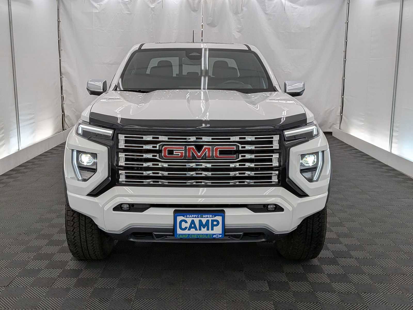 Used 2024 GMC Canyon Denali AWD/4WD image 9
