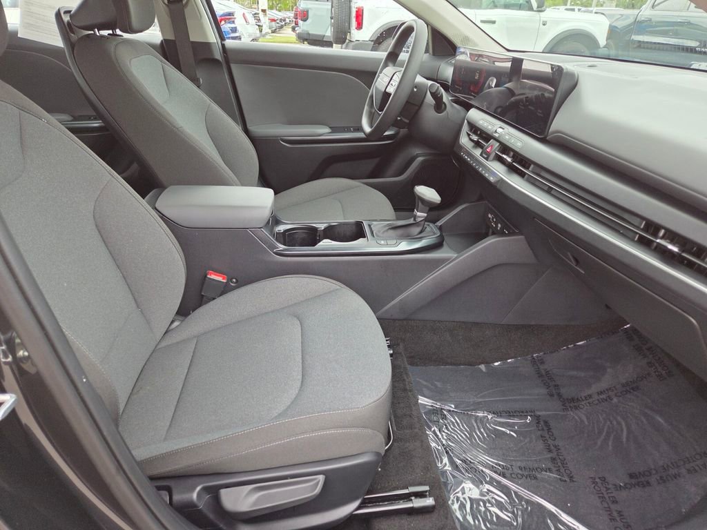 Used 2025 Kia K4 LXS image 10