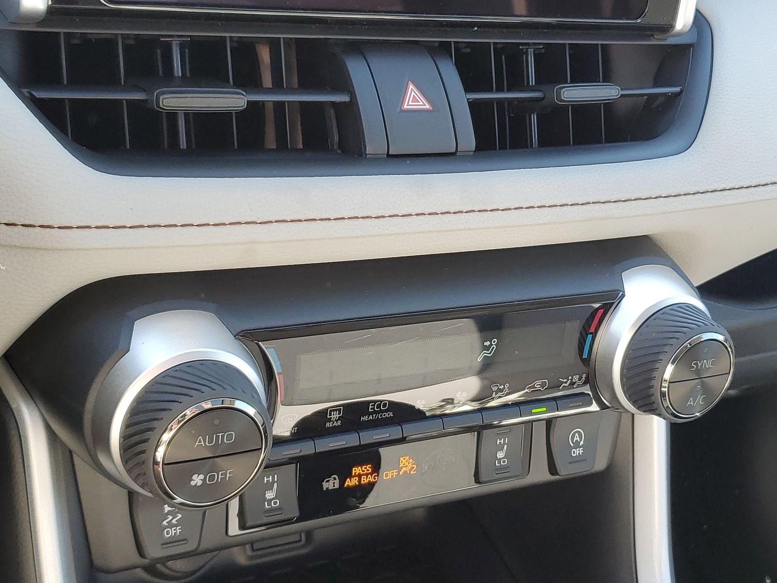 Certified 2025 Toyota RAV4 XLE w/ Convenience Package image 27