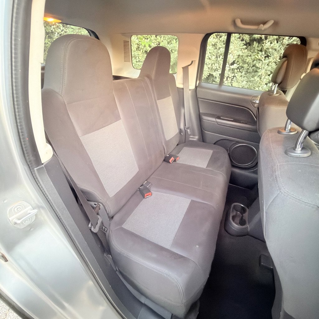 Used 2014 Jeep Patriot Latitude AWD/4WD image 16