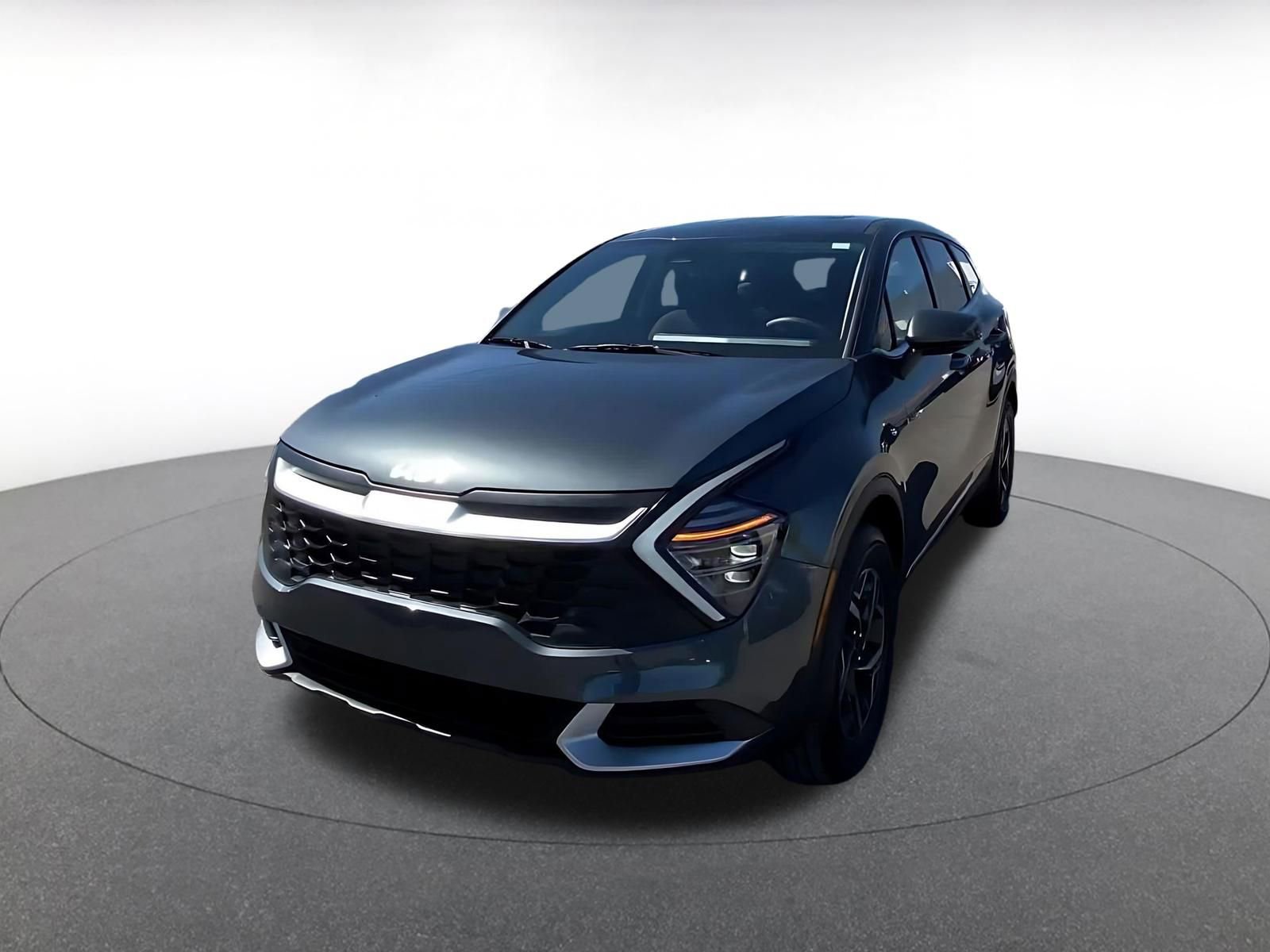 Used 2025 Kia Sportage LX image 7