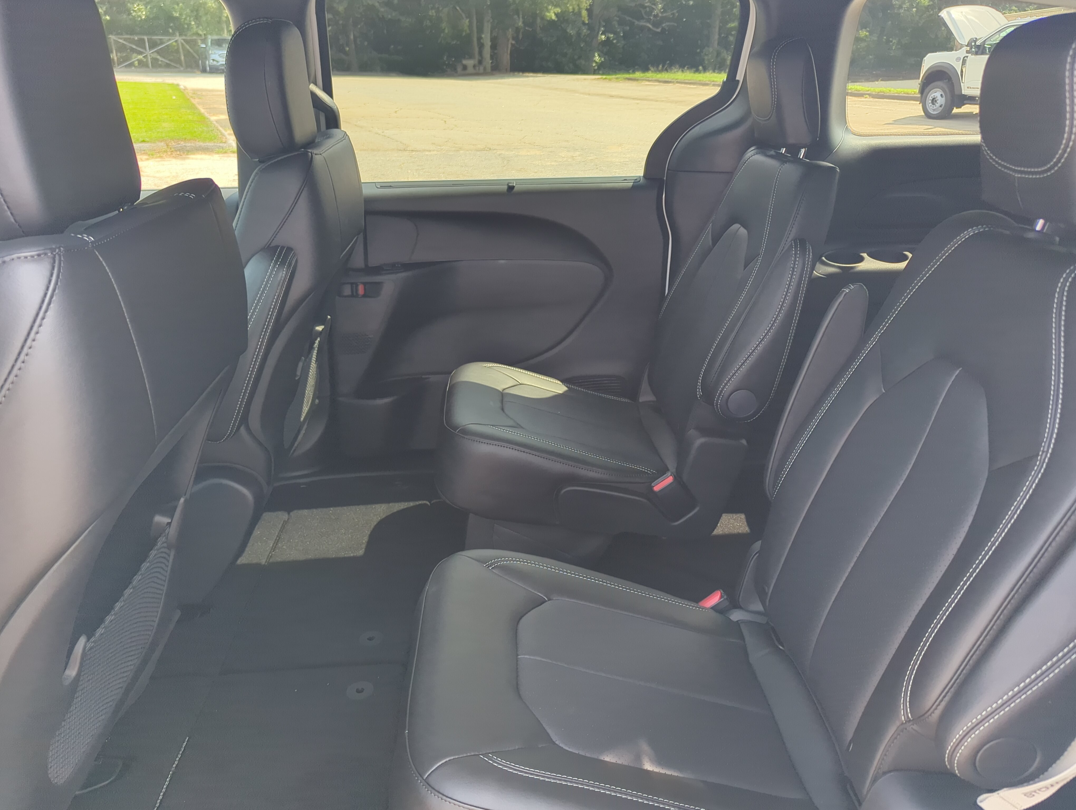 New 2027 Chrysler Pacifica LX FWD image 12