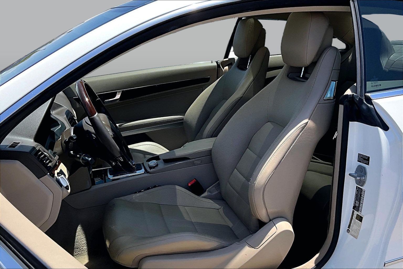 Used 2010 Mercedes-Benz E 550 Coupe w/ Premium 2 Pkg image 24