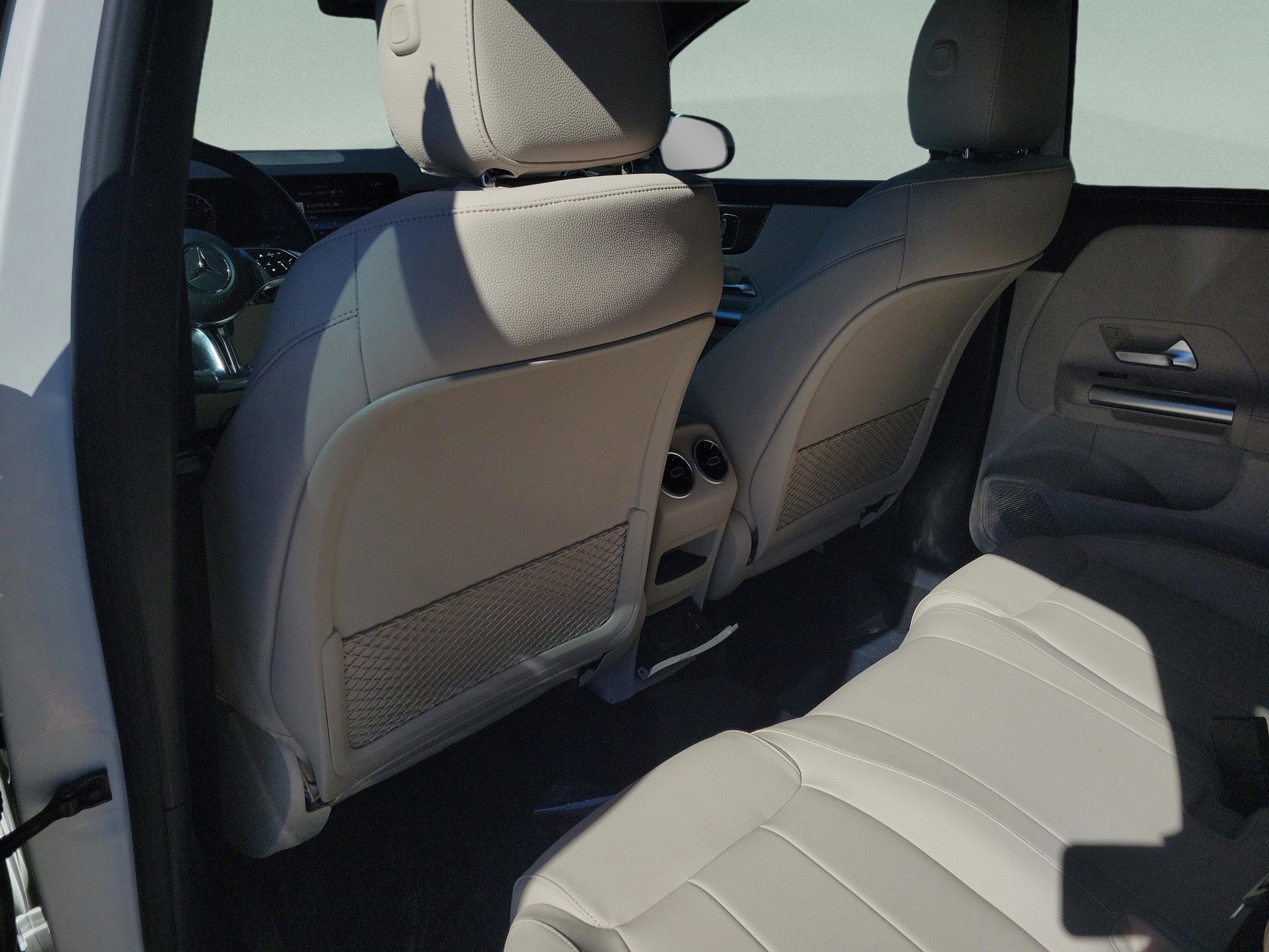 Certified 2026 Mercedes-Benz GLA 250 image 8