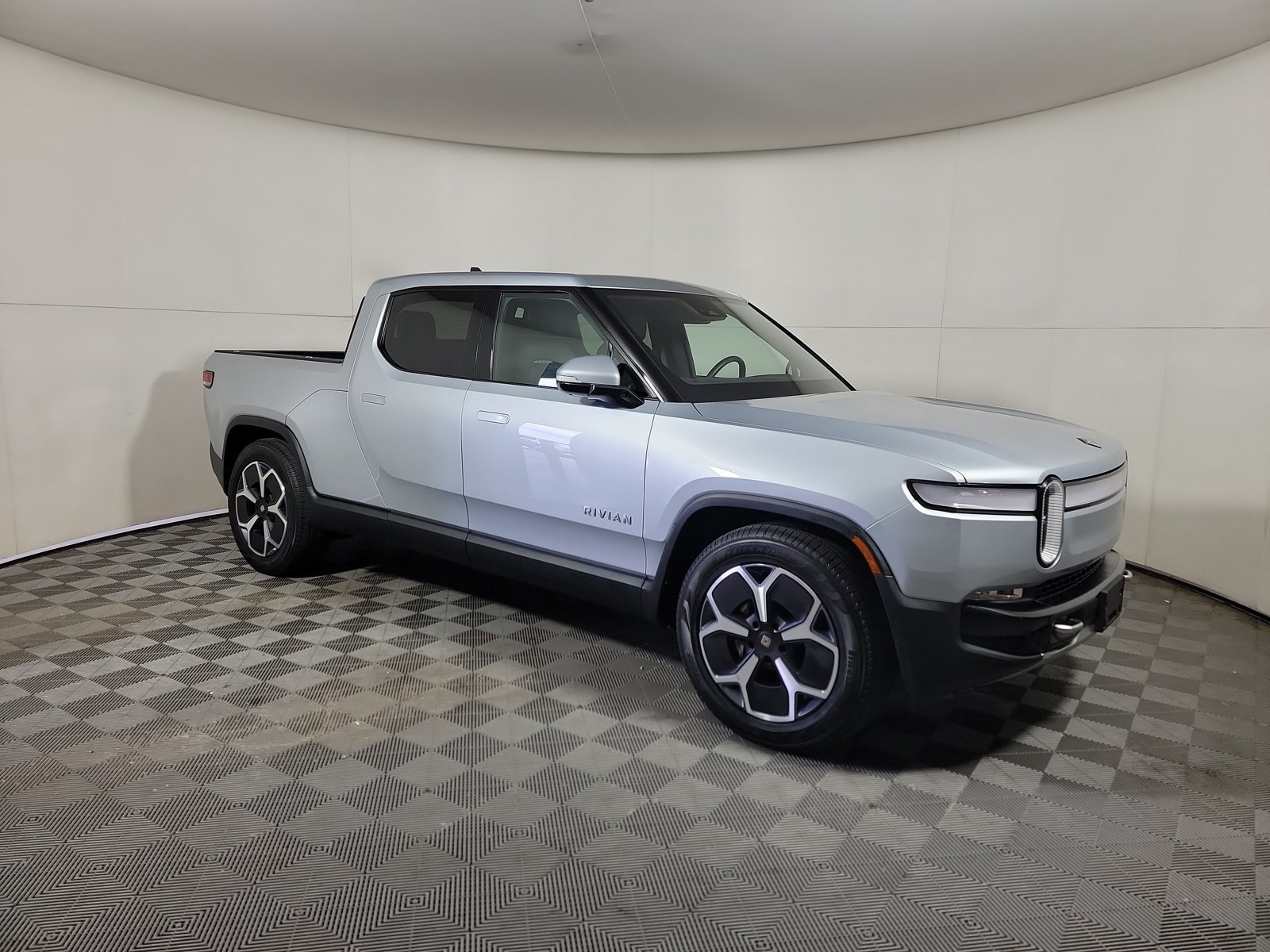 Used 2024 Rivian R1T Adventure Dual AWD/4WD image 7