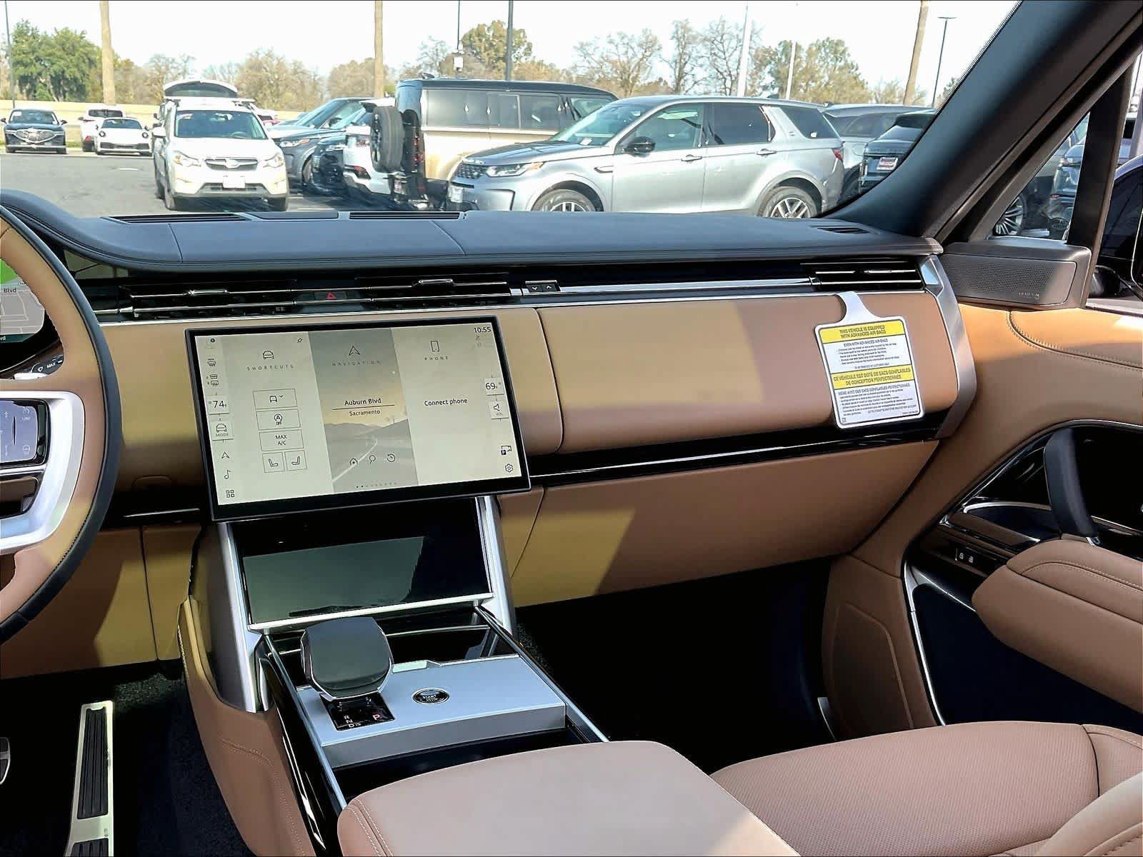 New 2025 Land Rover Range Rover Long Wheelbase SE AWD/4WD image 9
