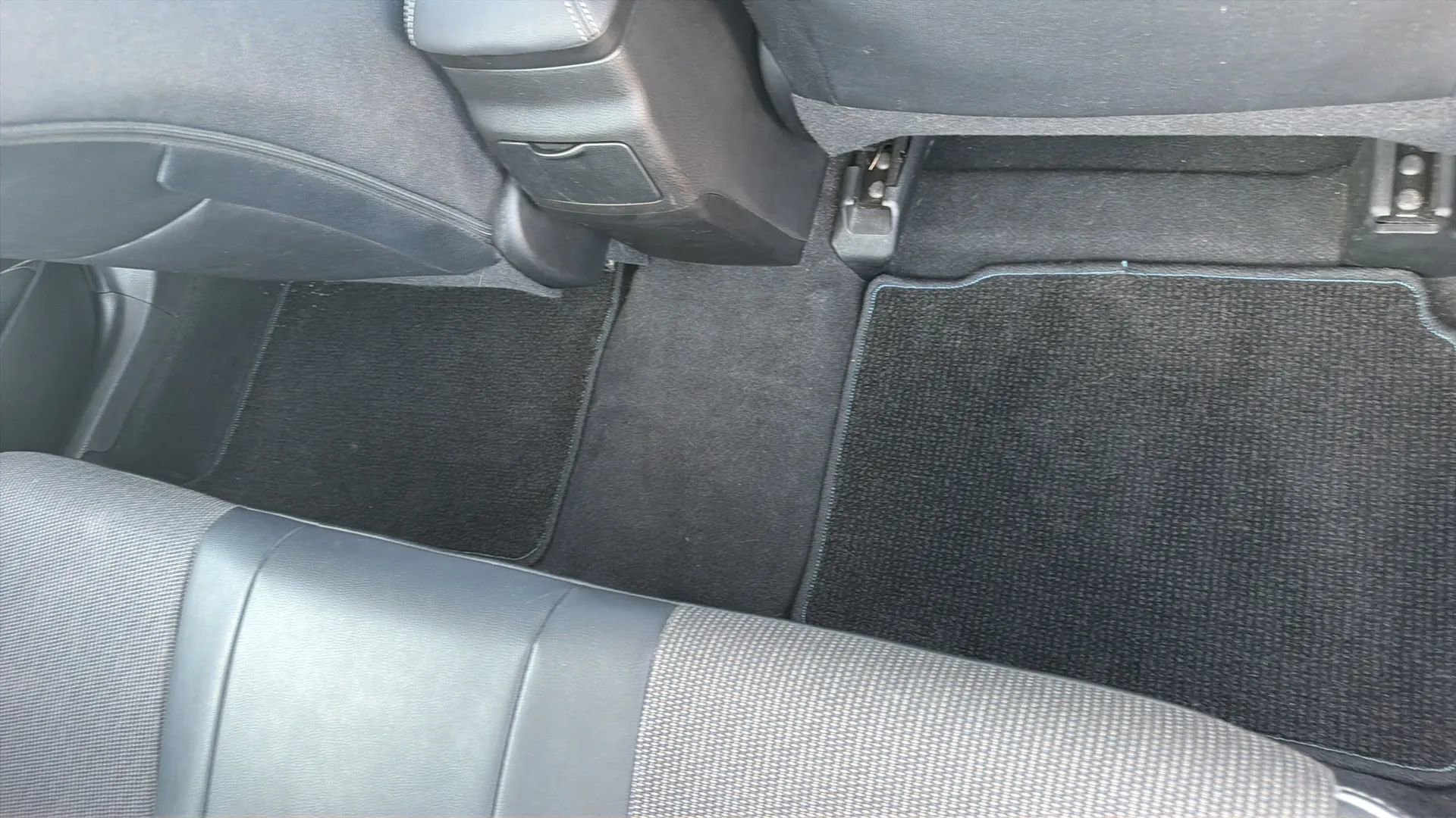 Used 2016 Toyota Corolla S FWD image 59