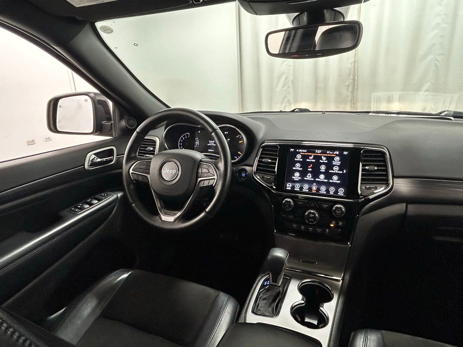 Used 2019 Jeep Grand Cherokee Altitude AWD/4WD image 10
