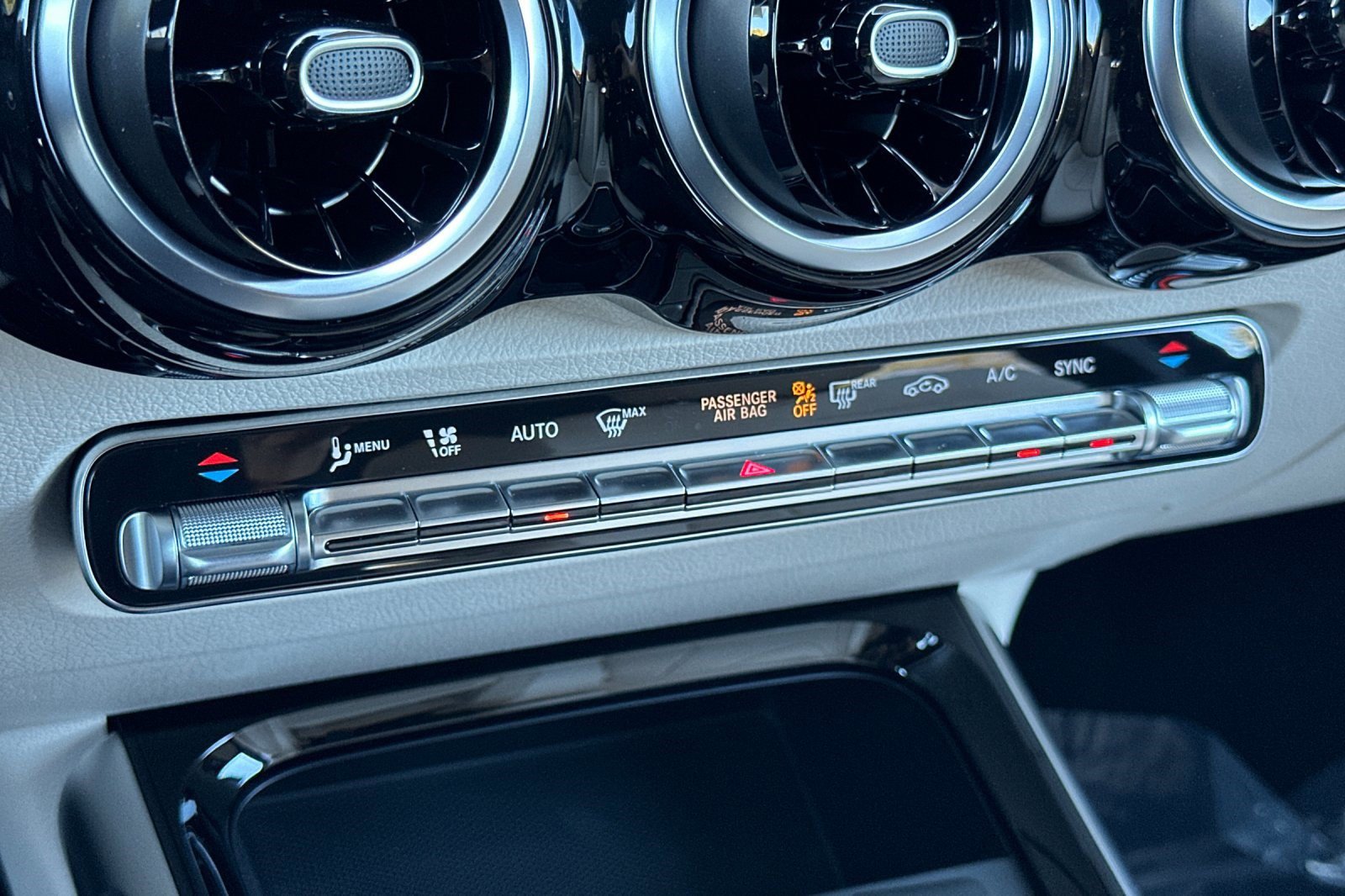 New 2026 Mercedes-Benz GLB 250 image 18
