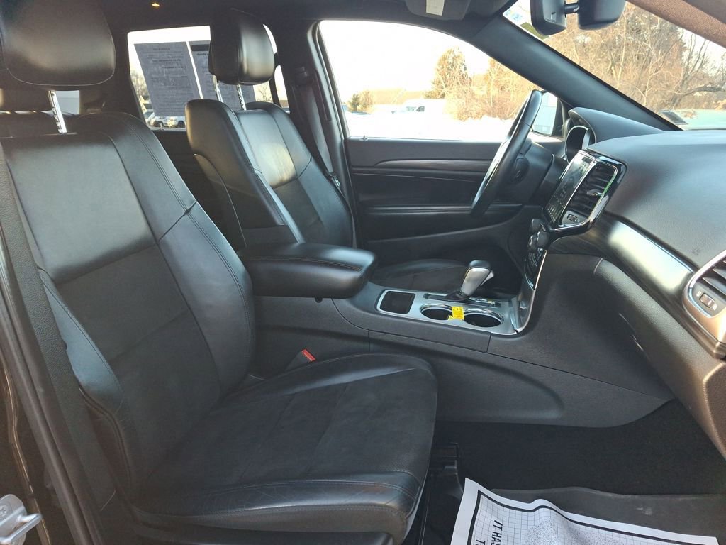 Used 2019 Jeep Grand Cherokee Altitude image 12