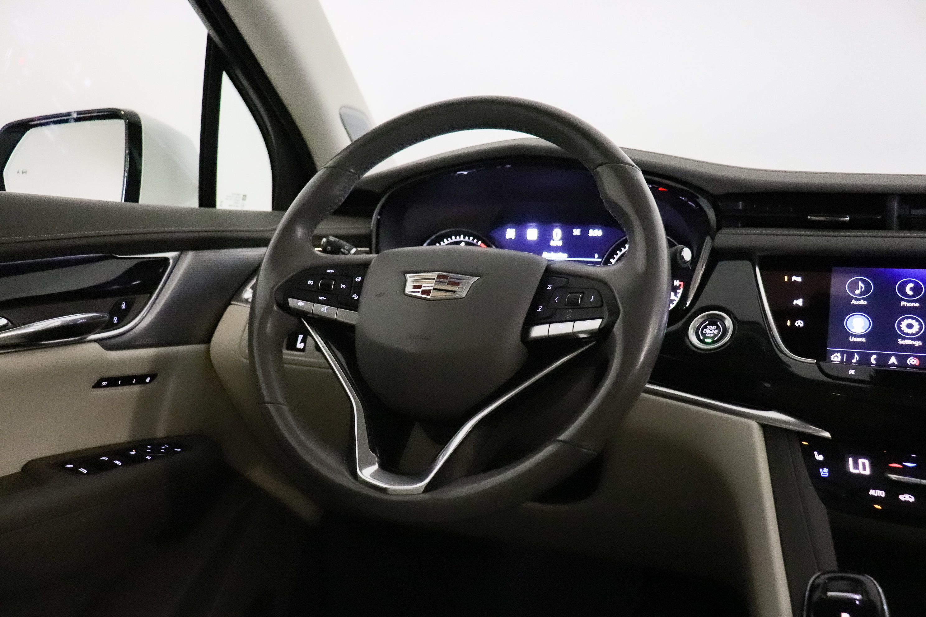 Used 2024 Cadillac XT6 Premium Luxury w/ Technology Package AWD/4WD image 28