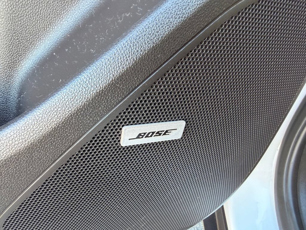 Used 2022 Chevrolet Bolt EUV Premier w/ Sun & Sound Package FWD image 26