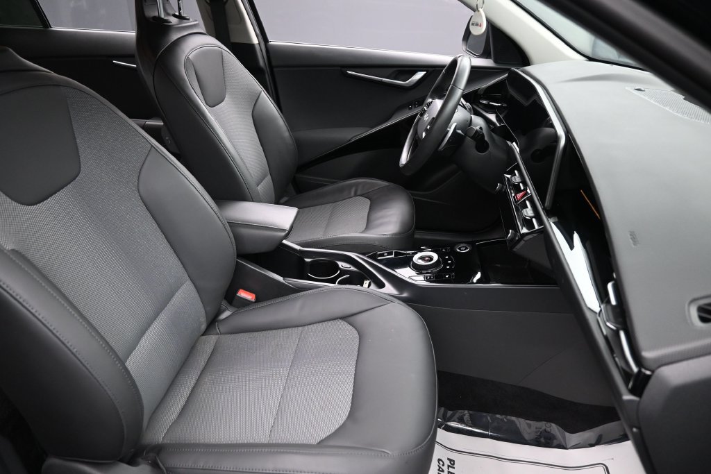 Used 2023 Kia Niro EX FWD image 33
