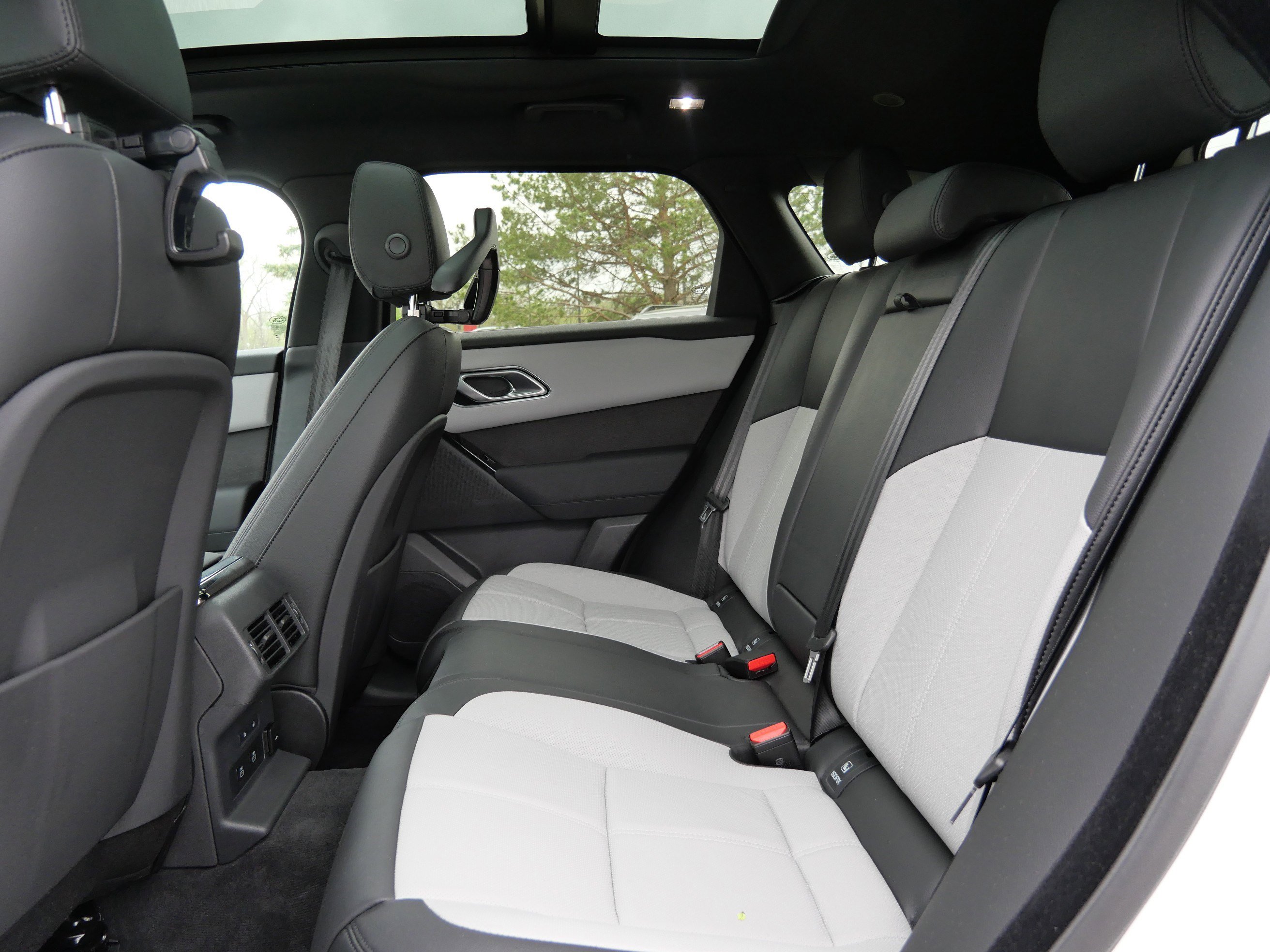 Certified 2026 Land Rover Range Rover Velar S AWD/4WD image 16