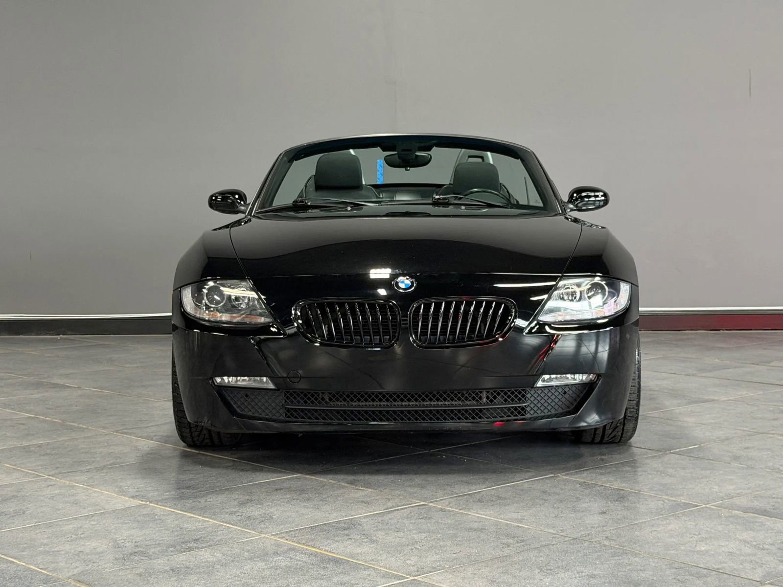 Used 2007 BMW Z4 3.0i RWD image 2