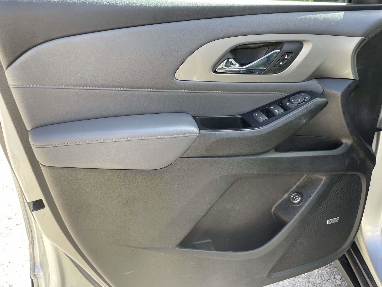 Used 2018 Chevrolet Traverse LT image 5