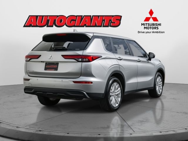 Used 2022 Mitsubishi Outlander ES image 4