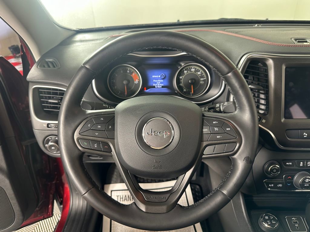Used 2020 Jeep Cherokee Trailhawk w/ Comfort/Convenience Group AWD/4WD image 24