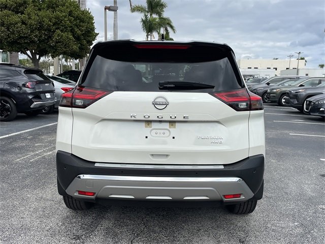 Used 2023 Nissan Rogue Platinum w/ Platinum Premium Package image 4
