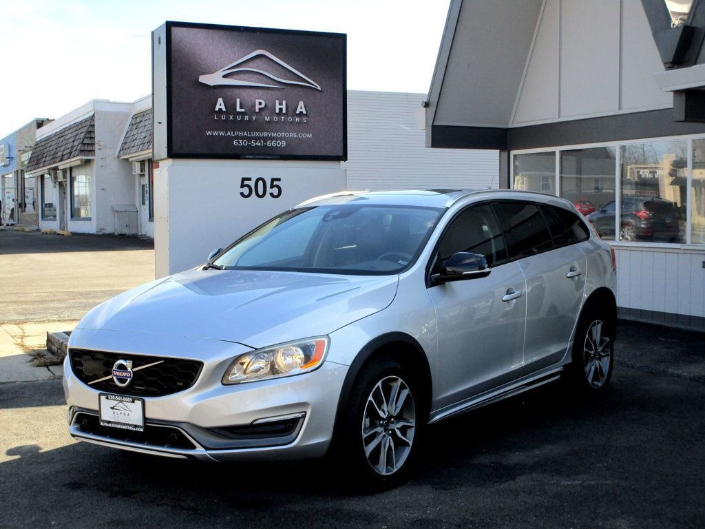 Used 2015 Volvo V60 T5 Cross Country w/ Convenience Package image 5