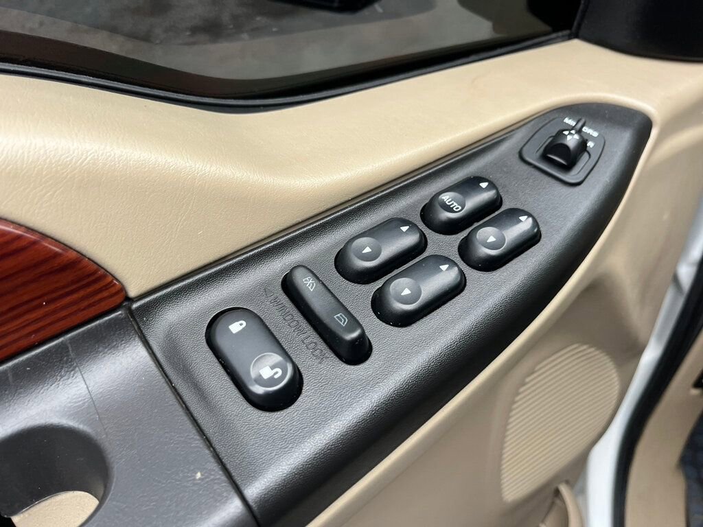 Used 2005 Ford Excursion Eddie Bauer image 21