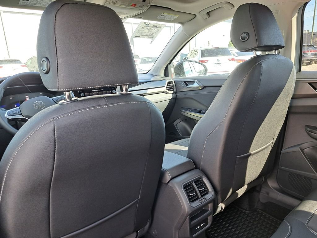 New 2026 Volkswagen Taos SE image 21