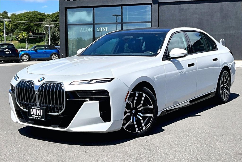 Used 2023 BMW 740i RWD image 2