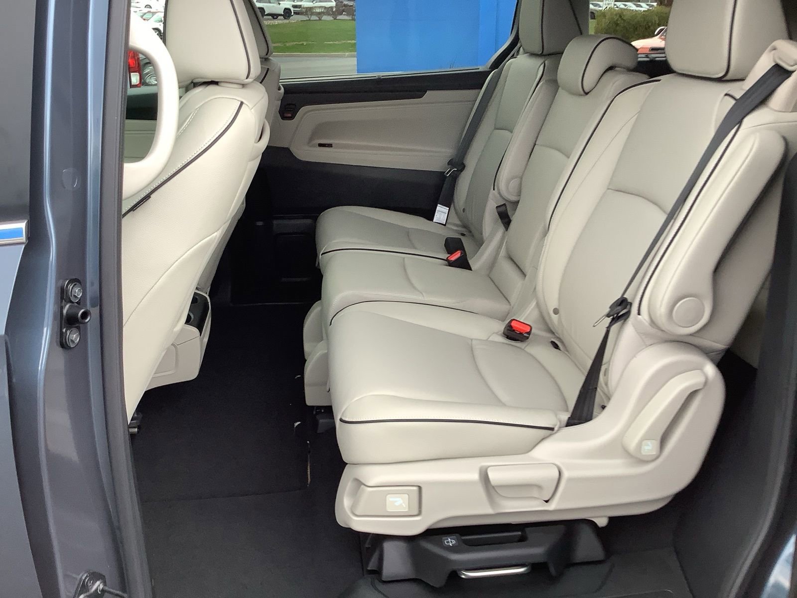New 2026 Honda Odyssey Touring image 13