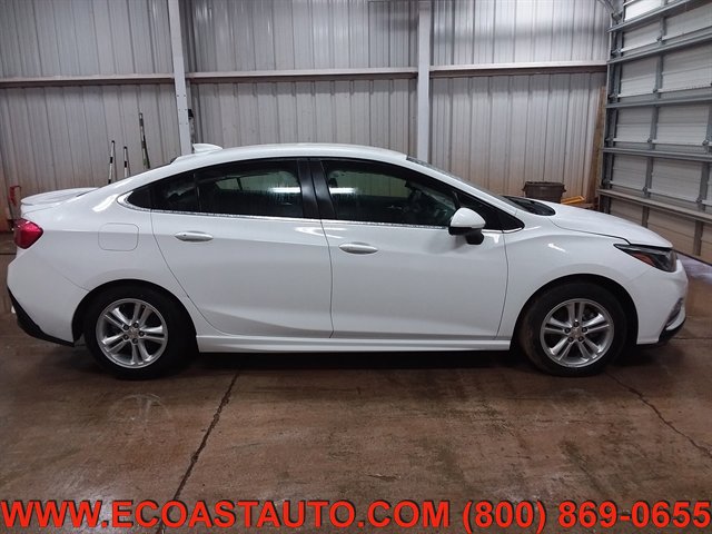 Used 2018 Chevrolet Cruze LT w/ Convenience Package FWD image 6