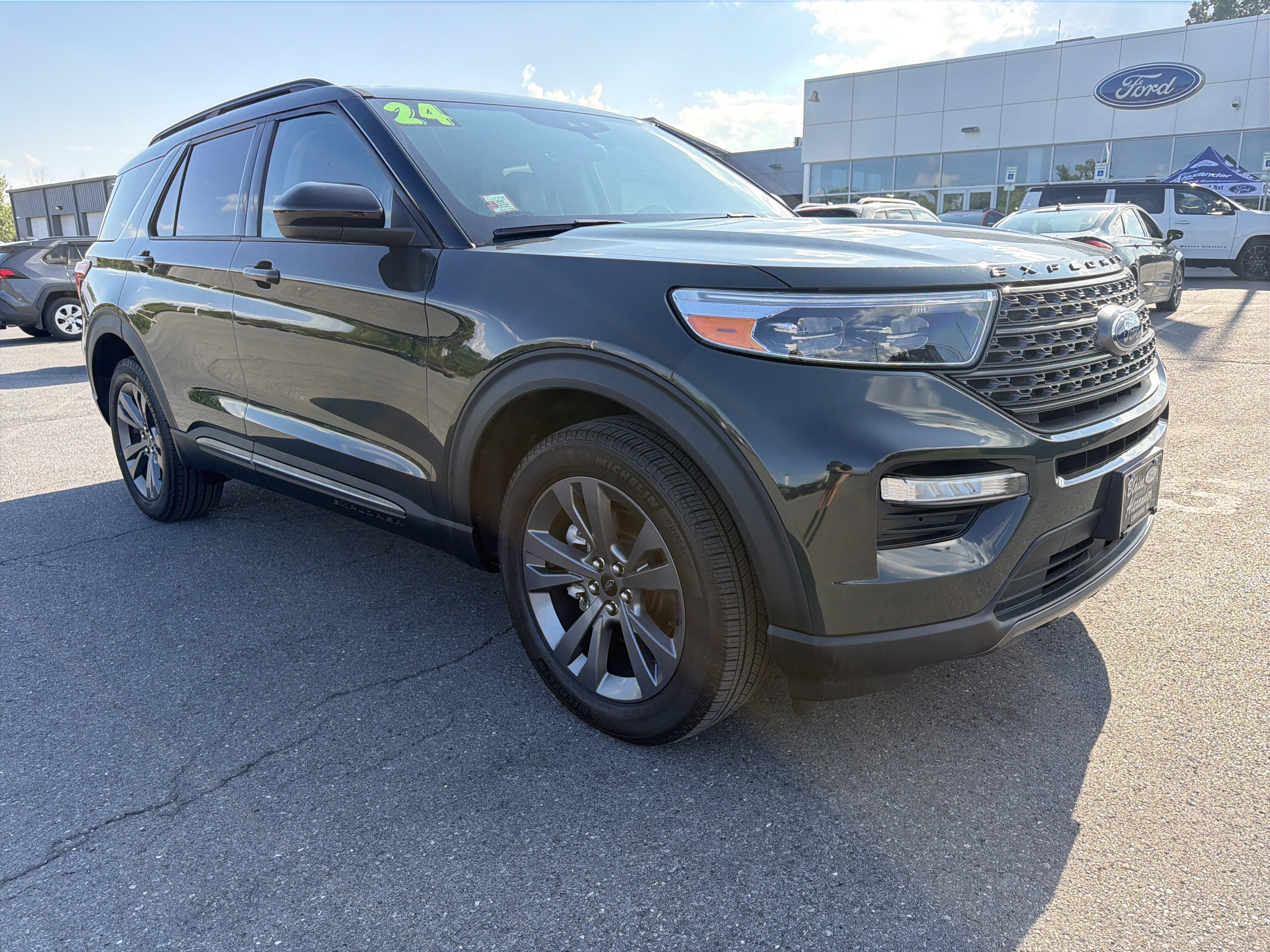 Certified 2024 Ford Explorer XLT w/ Equipment Group 202A