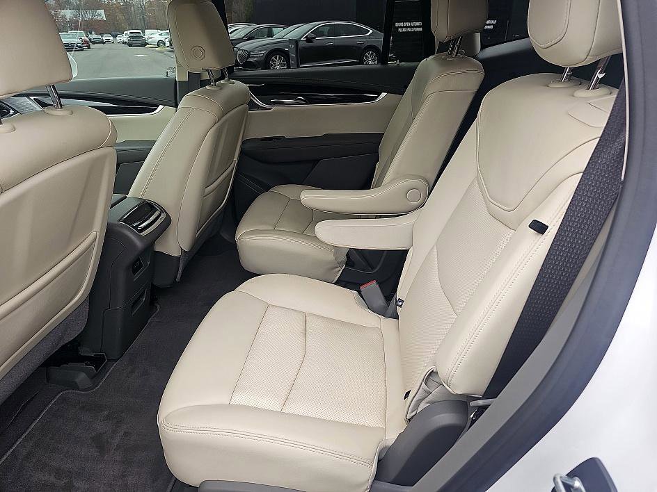 Used 2020 Cadillac XT6 Premium Luxury image 31