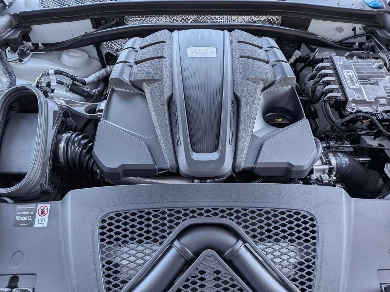 Certified 2025 Porsche Macan S AWD/4WD image 27