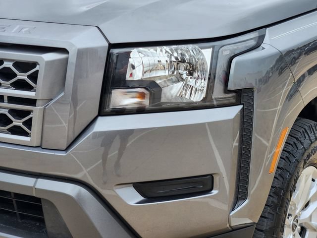 Used 2024 Nissan Frontier SV w/ Tow Package RWD image 16