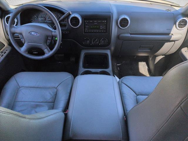 Used 2003 Ford Expedition XLT image 16