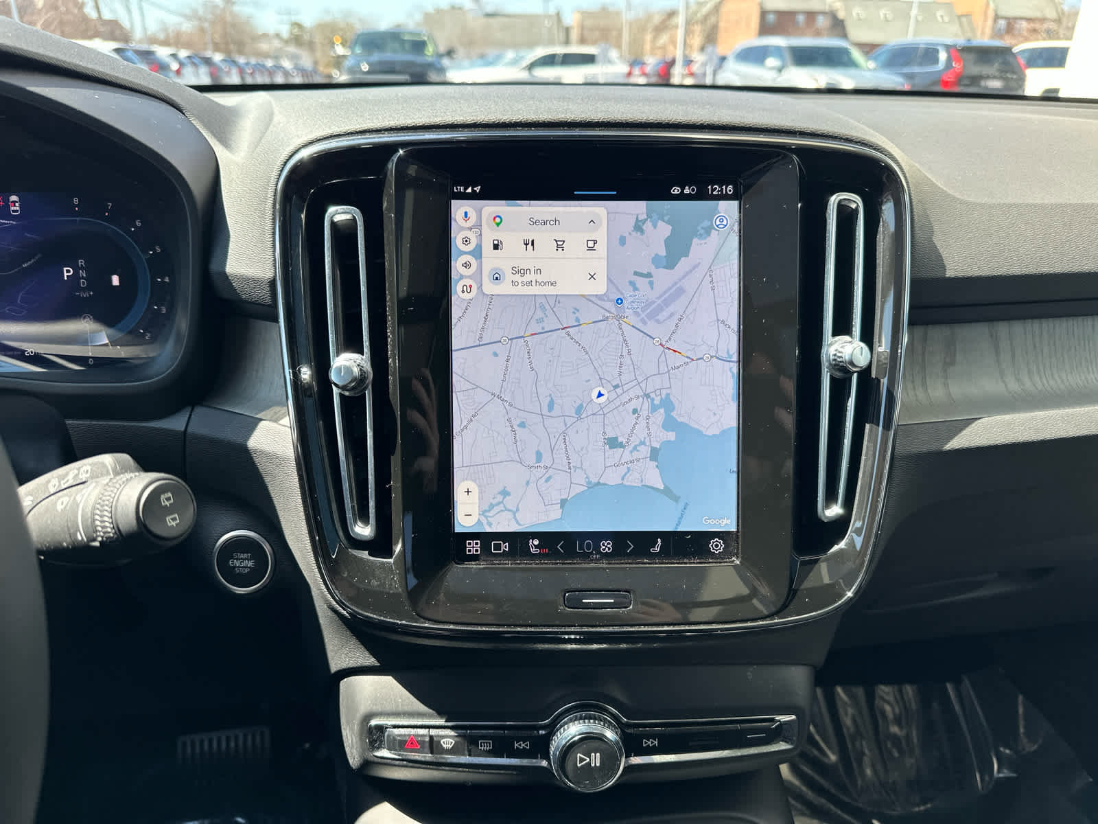 Used 2023 Volvo XC40 B5 Plus w/ Driver Assist Package image 15