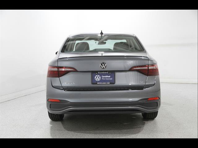 Certified 2023 Volkswagen Jetta SE FWD image 18