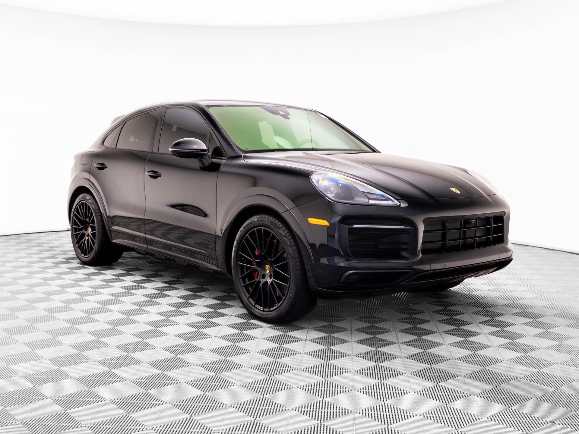 Certified 2022 Porsche Cayenne GTS AWD/4WD image 6