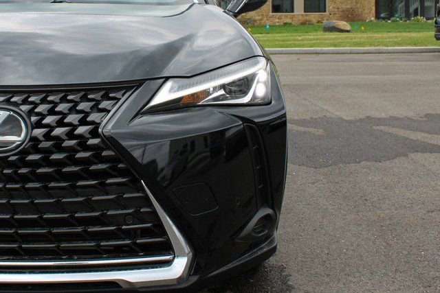 Used 2021 Lexus UX 200 w/ Accessory Package (Z1) image 43