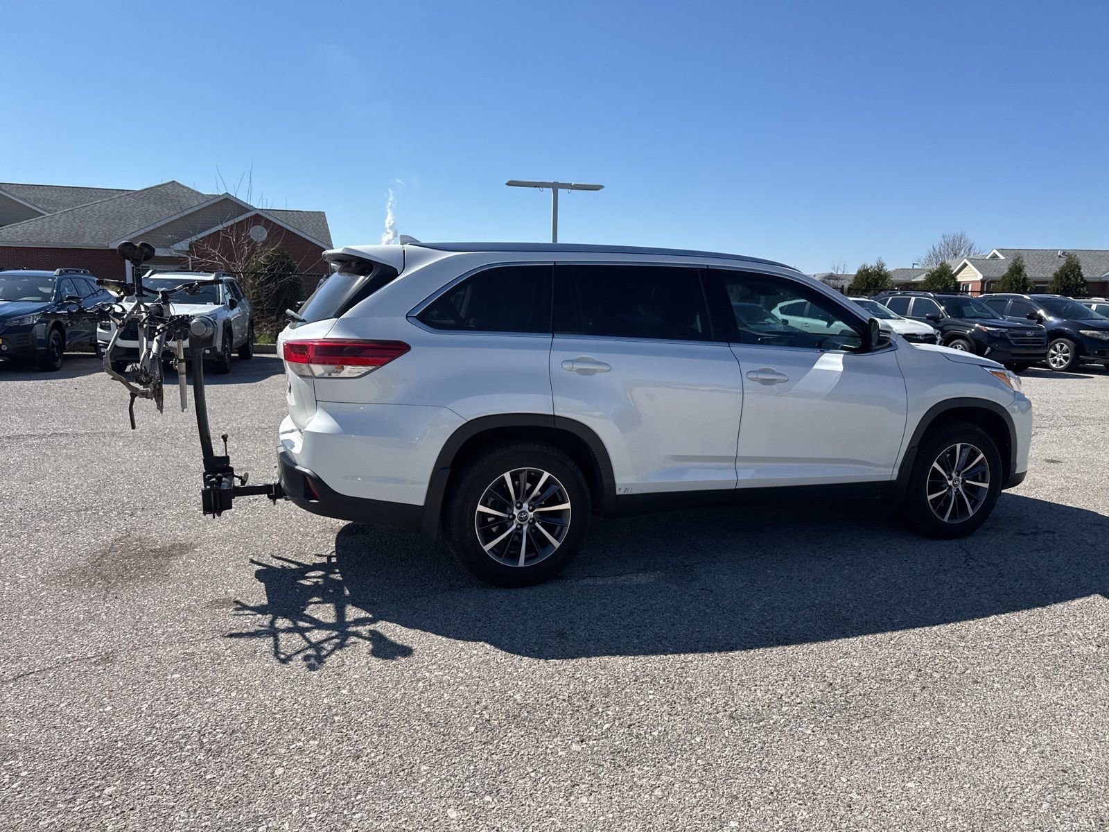Used 2019 Toyota Highlander XLE image 11