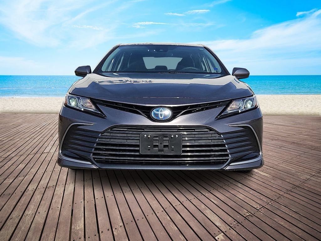 Used 2022 Toyota Camry LE FWD image 2