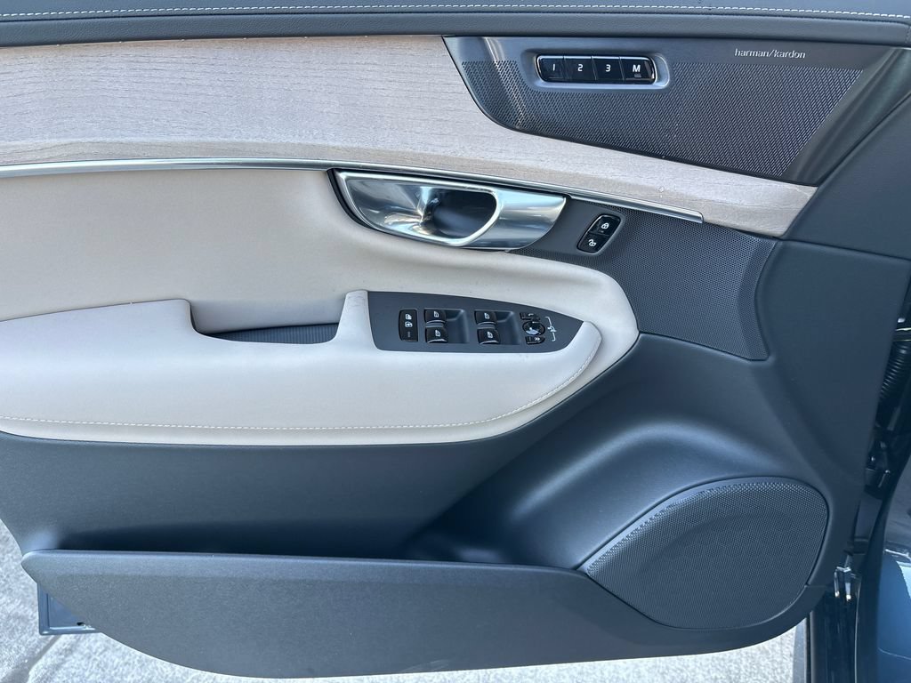 New 2026 Volvo XC90 B6 Plus AWD/4WD image 9