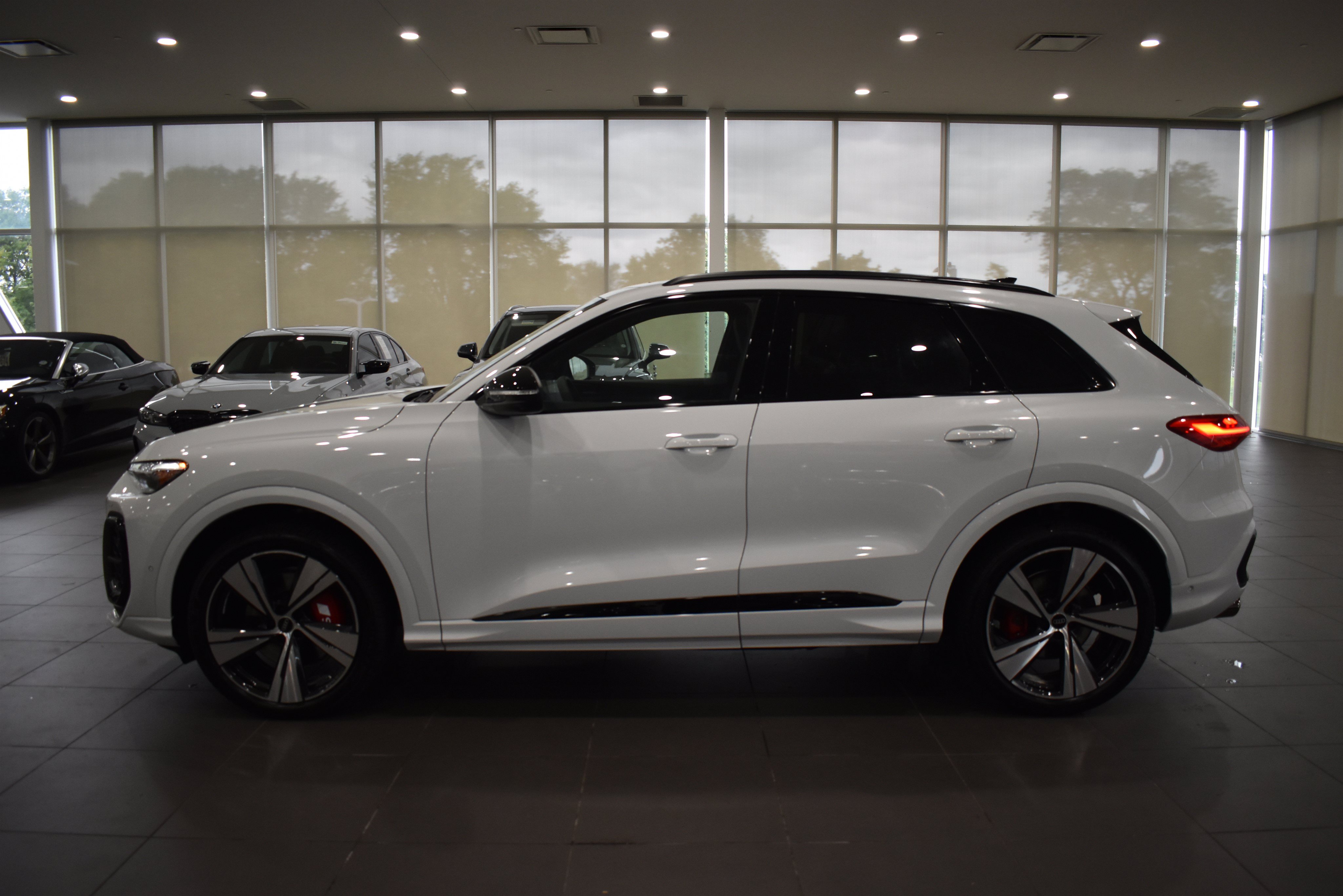 New 2026 Audi SQ5 Prestige AWD/4WD image 4