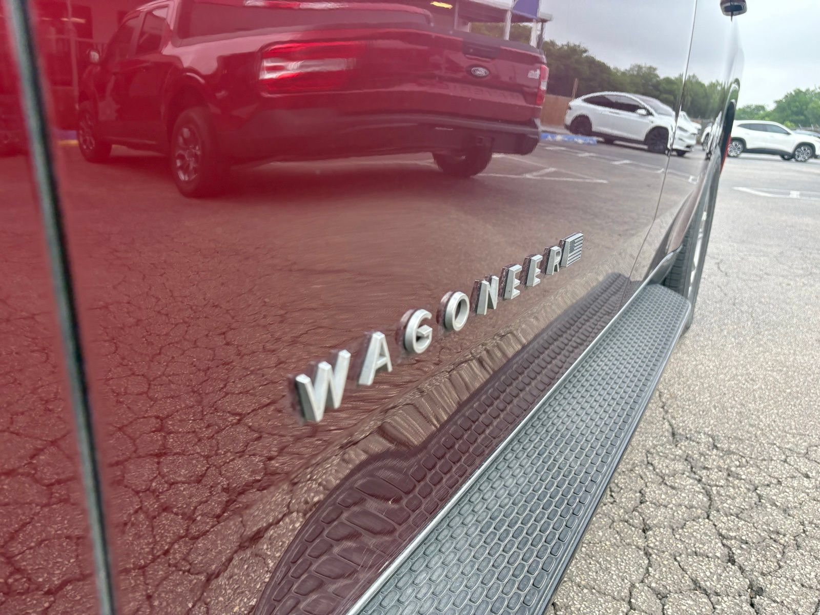 Used 2024 Jeep Wagoneer 2WD image 10