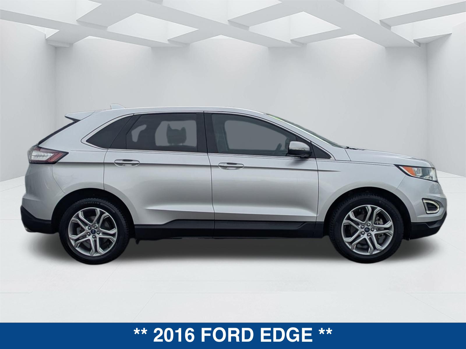 Used 2016 Ford Edge Titanium w/ Technology Package FWD image 4
