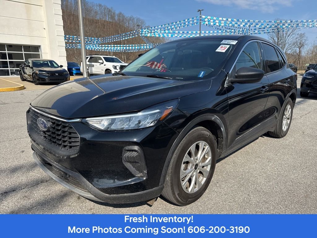 Used 2023 Ford Escape Active image 1