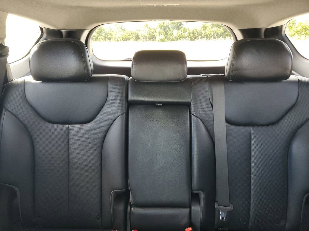 Used 2019 Hyundai Santa Fe Limited image 13