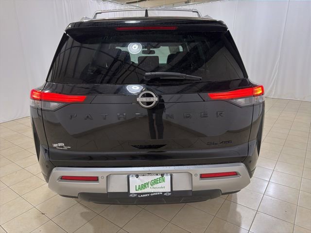 Used 2022 Nissan Pathfinder SL w/ SL Black Package image 4