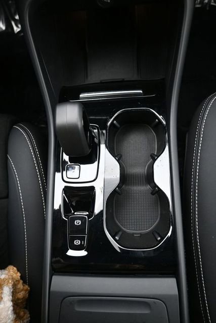 Used 2023 Volvo XC40 B5 Plus w/ Protection Package Premier image 10