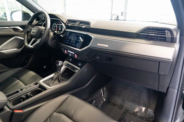 Used 2023 Audi Q3 2.0T Premium Plus w/ Premium Plus Package AWD/4WD image 30