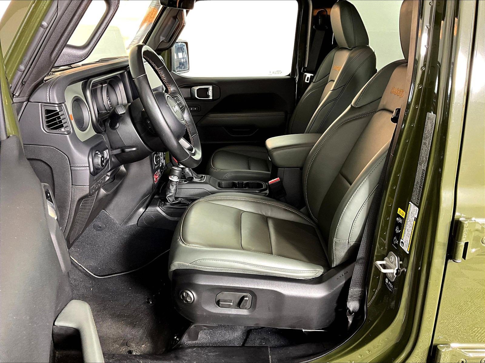Used 2024 Jeep Gladiator Mojave AWD/4WD image 18
